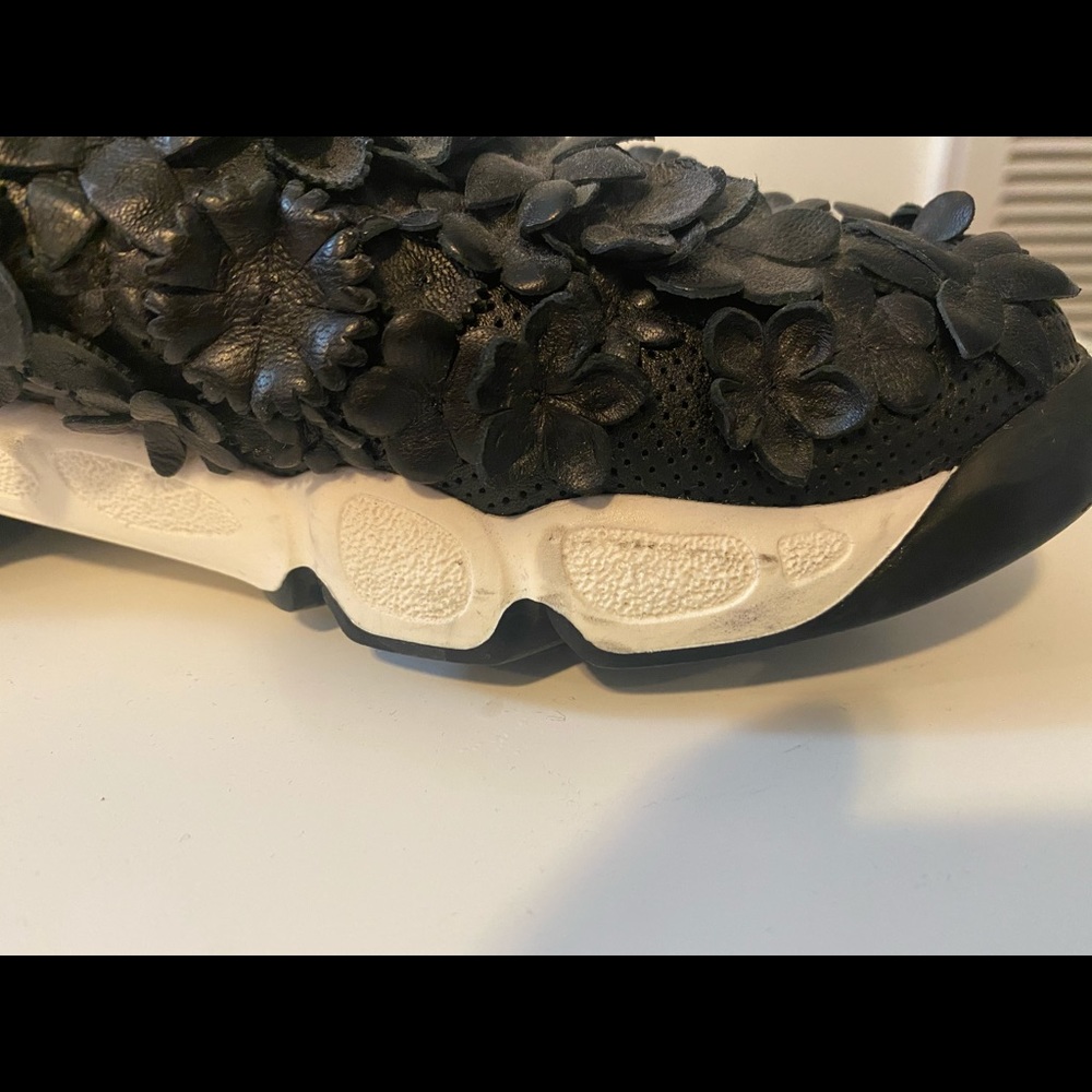 Dior Fusion Leather Floral Applique Sneaker - Picture 7 of 9